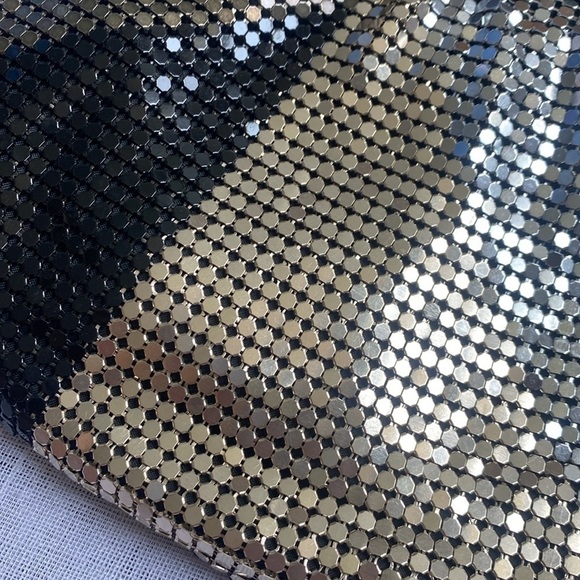 Express Y2K metal mesh hand bag. - Picture 3 of 13